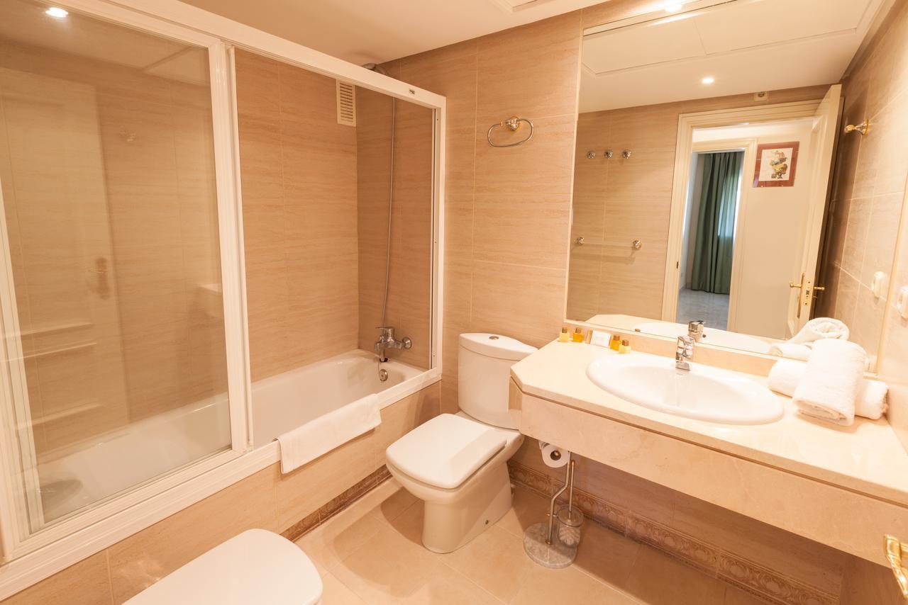 Marina De Banus Apartment มาร์เบยา ภายนอก รูปภาพ